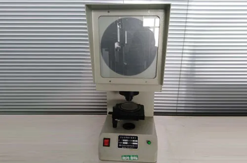 Impact Specimen Notch Projector